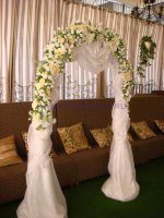 Свадебная арка из живых цветов №5