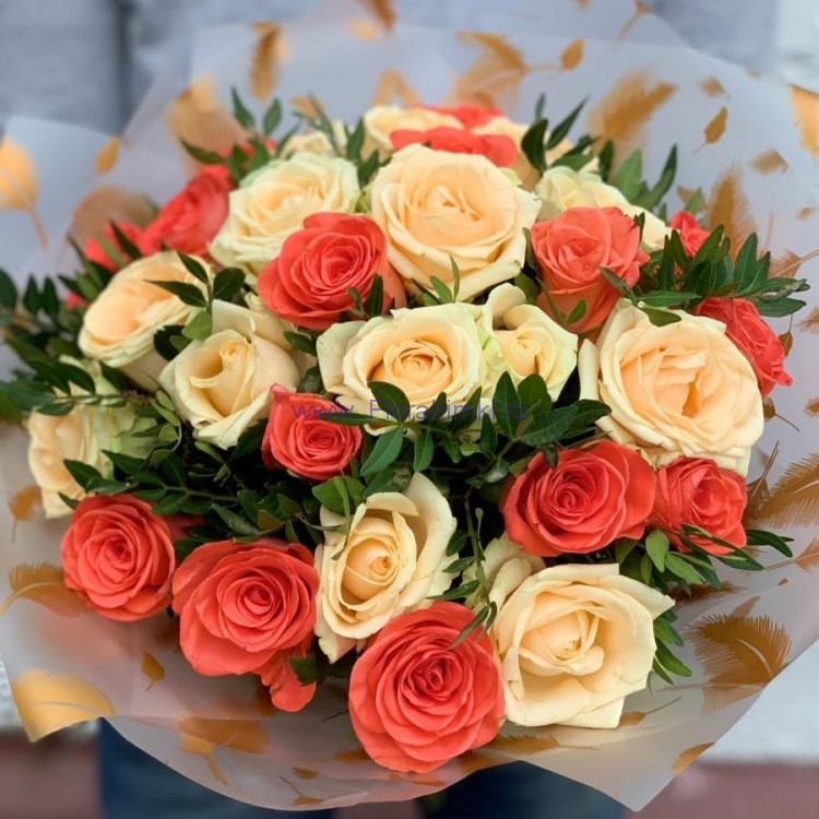 Букет Карамелька Букет из кремовых и оранжевых роз