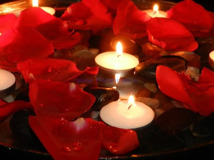 Набор свечей 24 шт. Романтический вечер - свечи и лепестки роз