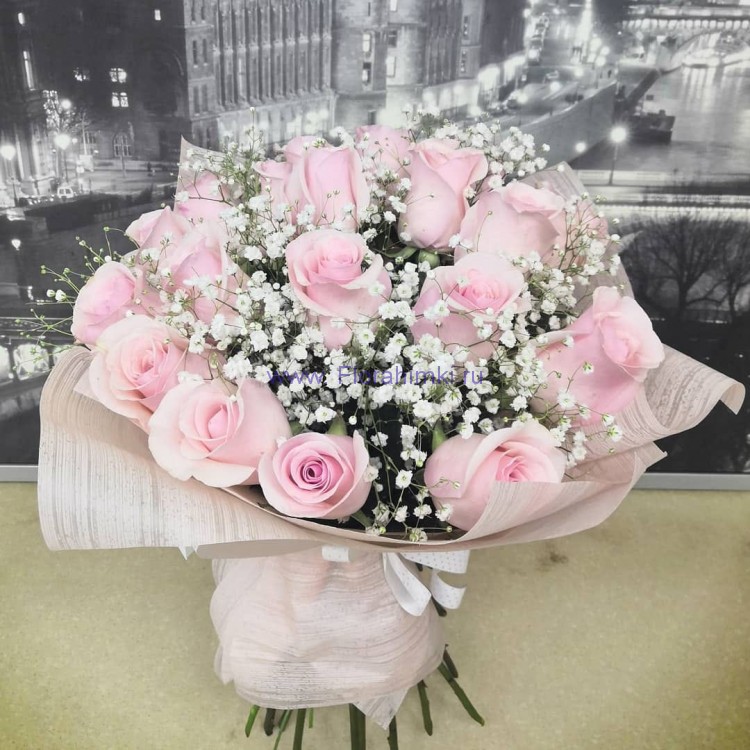 Букет Сама нежность нежный и прекрасный букет из роз в окружении гипсофилы для вашей девушки