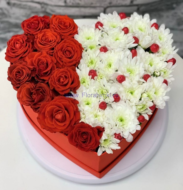 Коробочка-сердце Инь Ян Сердце из роз и хризантем