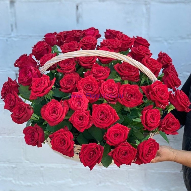 Корзина из роз Презент Корзина с красными розами
