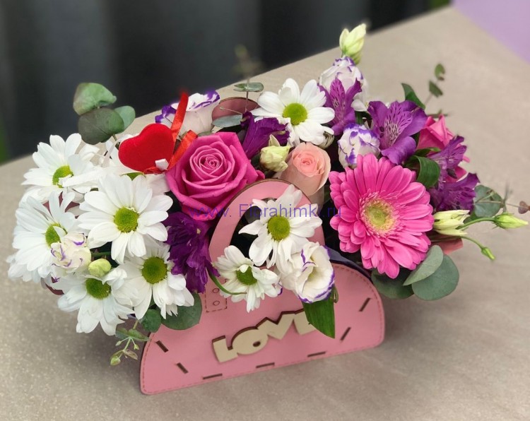 Цветочный ящик Миледи Милый цветочный ящик из роз и хризантем