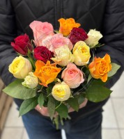 Букет из 15 разноцветных роз (Кения 50 см.)