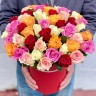 Шляпная коробка из 51 разноцветной розы (Кения 50 см.) - Шляпная коробка из 51 разноцветной розы (Кения 50 см.)
