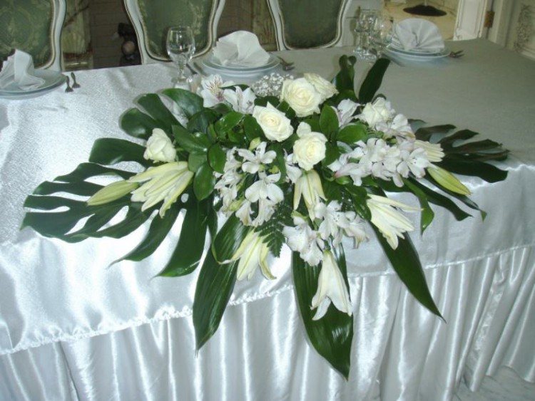  Свадебная композиция 53 Свадебная композиция из орхидей, роз и лилий