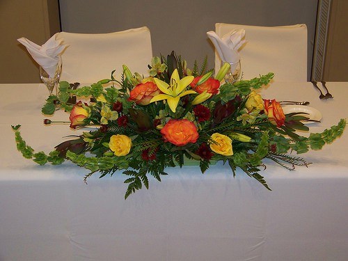  Свадебная композиция 66 Свадебная композиция из орхидей, лили и роз