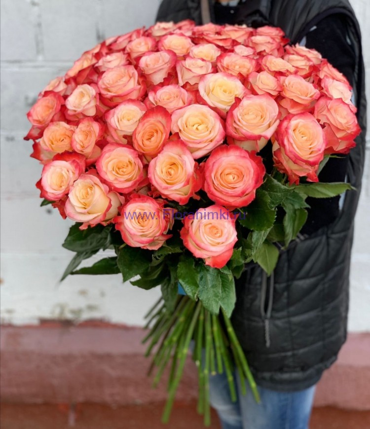 Охапка роз доставка цветов вологодская область