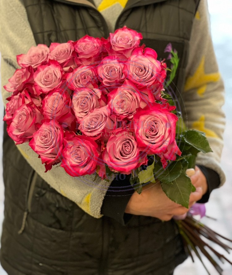 Букет Аленький цветочек Букет из розовых роз.