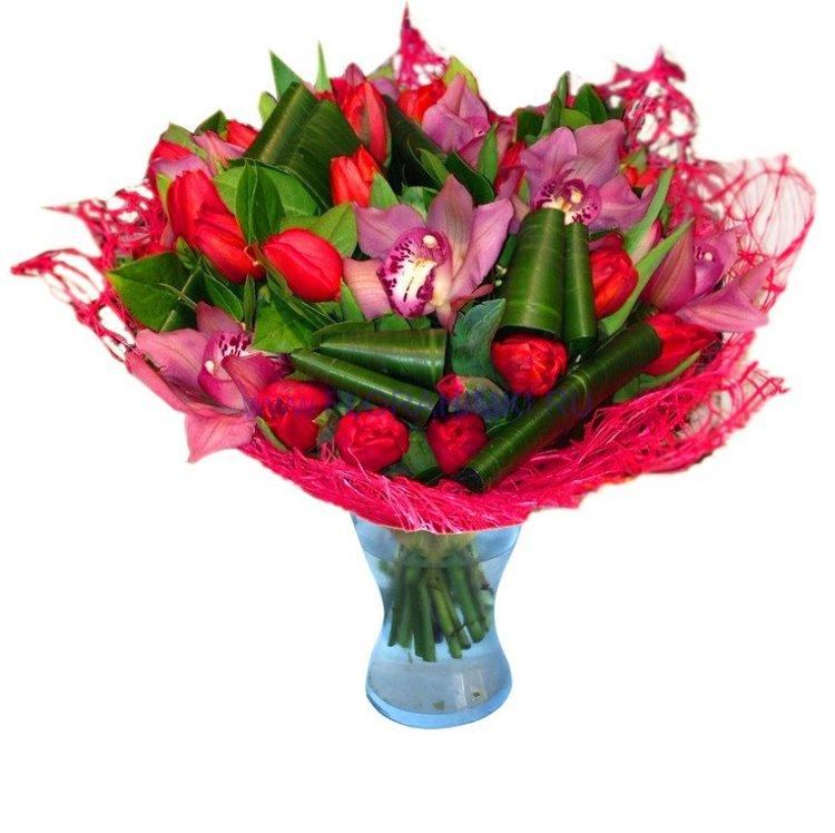 Букет Влюбленный Букет из тюльпанов и орхидей