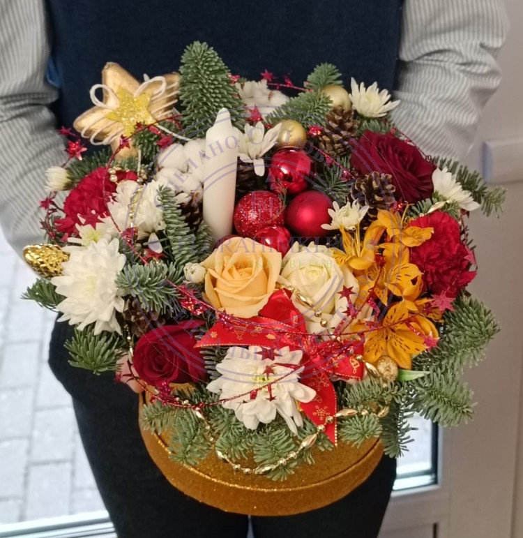 Шляпная коробка Грильяж Шляпная коробка наполненная розами и орхидеями
