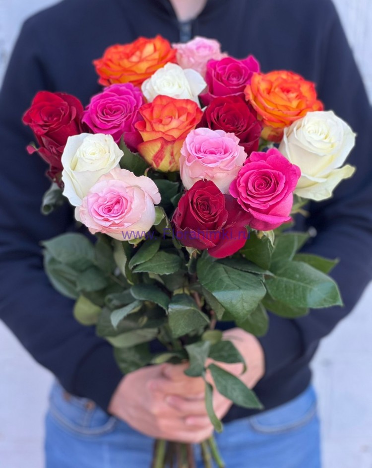 15 РАЗНОЦВЕТНЫХ роз Импорт (60-70 см.) 15 разноцветных роз (60-70 см.)