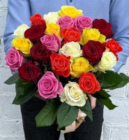 Букет из 21 разноцветной розы