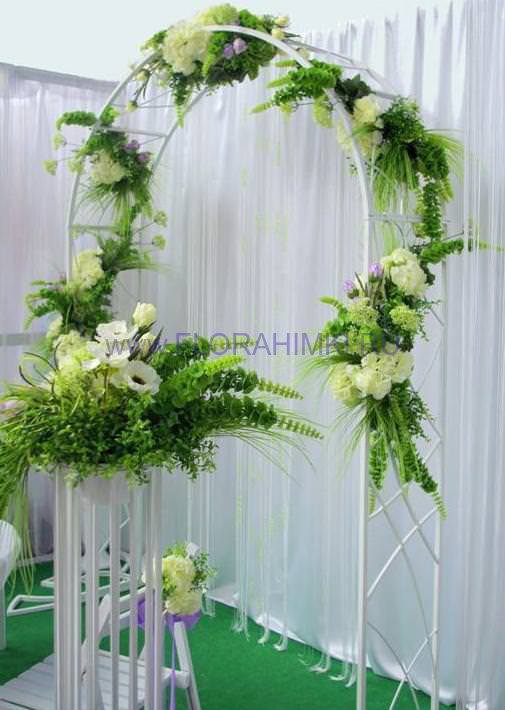 Свадебная арка из живых цветов № 10 Свадебная арка из эустом и гортензий
